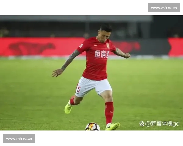 30 米追防难阻泽卡！张琳芃被换背后，海港 6 场 16 球防线裂痕难掩